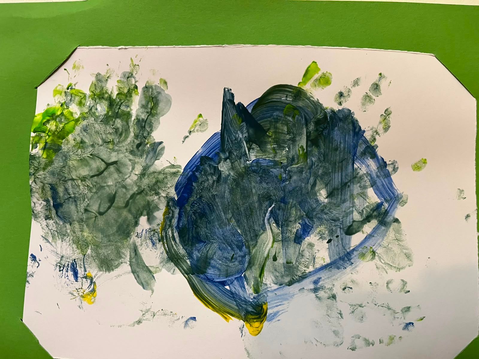 Handabdruck-Malerei in Grün und Blau